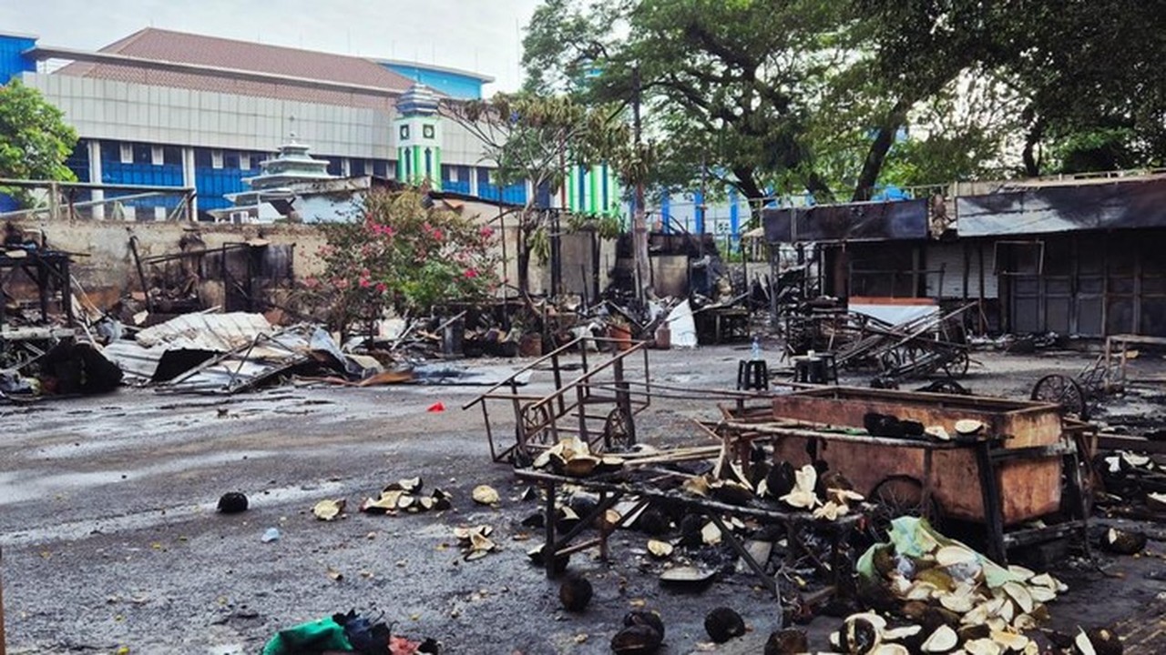Warung Makan Dibakar Di Kalibata, Buntut Ricuh 'matel. (foto: Istimewa)