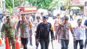 Kesiapan Brimob Polda Metro Jaya Pantau Langsung Pos Pengamanan Operasi Lilin Jaya 2025