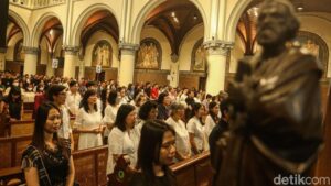 Menko Polhukam Djamari Chaniago Pastikan Keamanan Perayaan Natal di Gereja Katedral Jakarta