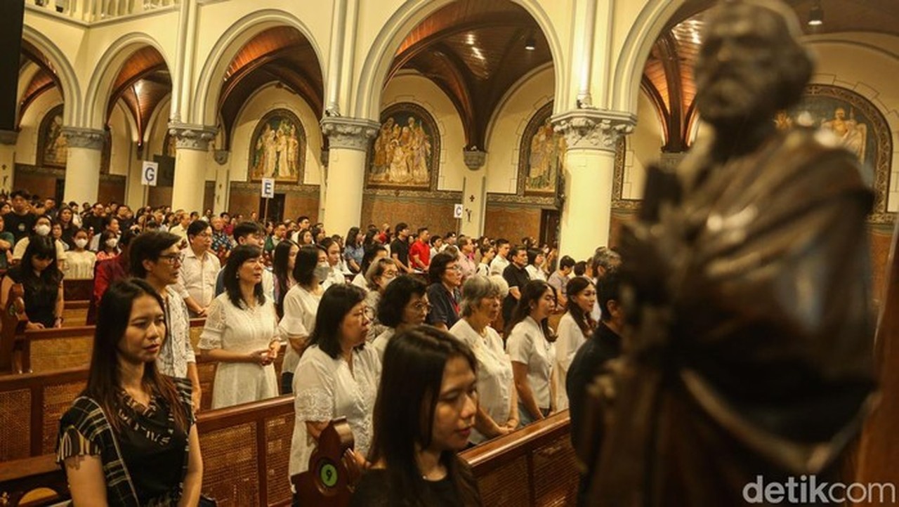Khidmat Misa Natal Di Gereja Katedral Jakarta (rifkianto Nugroho/detikfoto)