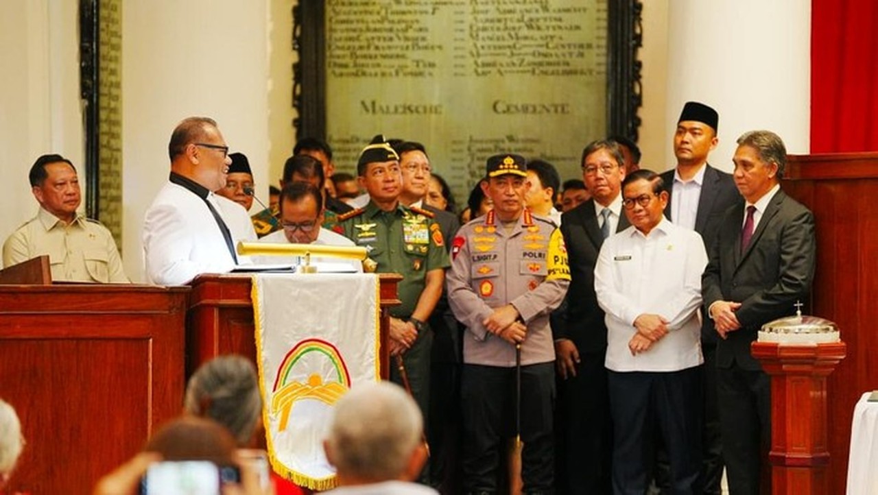 Kapolri Meninjau Gereja Immanuel Jakarta Jelang Perayaan Misa Malam Natal 2025, Rabu (24/12/2025). (foto: Dok. Polri)