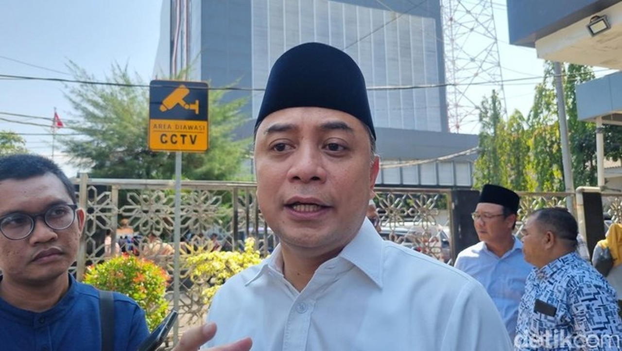 Foto Walkot Surabaya Eri Cahyadi: (esti Widiyana/detikjatim))