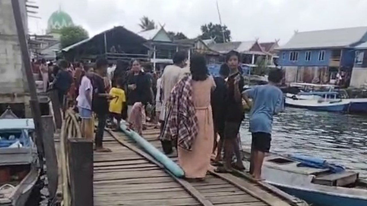 Foto: Perahu Jolloro Rombongan Camat Di Pangkep Terbalik Hingga Tiga Orang Tewas. (dok. Istimewa)