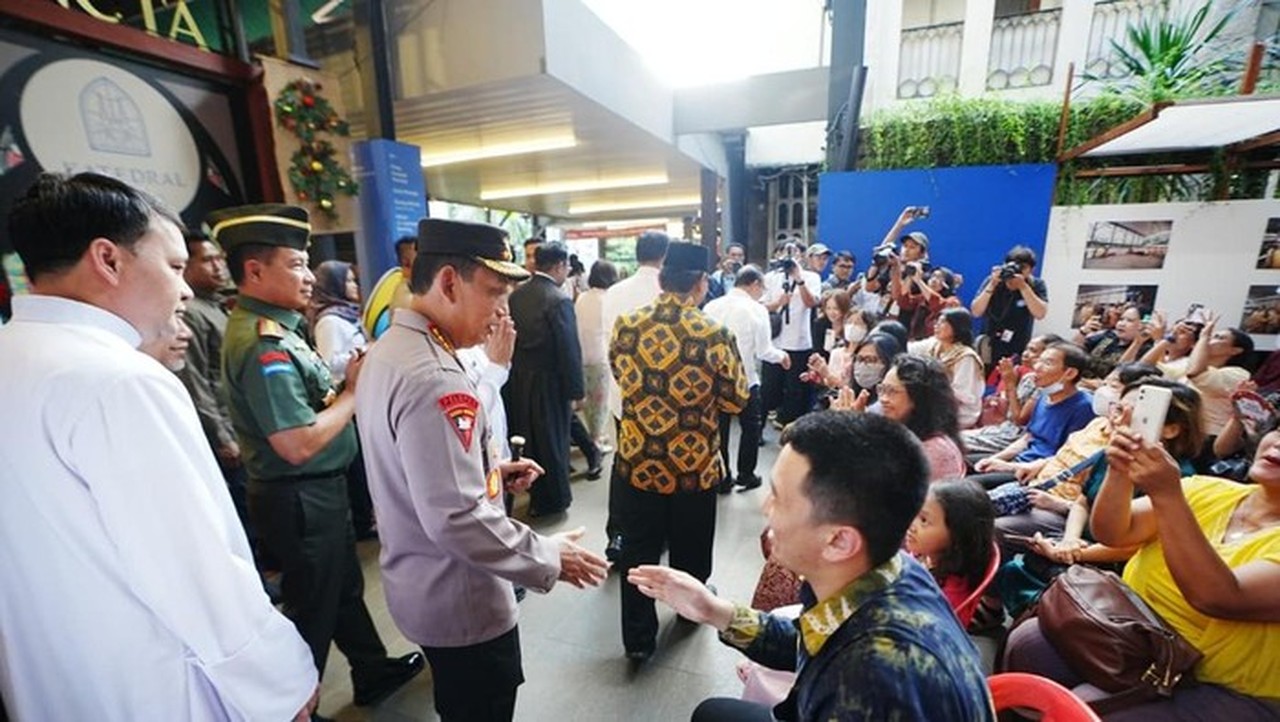 Kapolri Tinjau Gereja Di Jakarta (foto: Dok Ist)