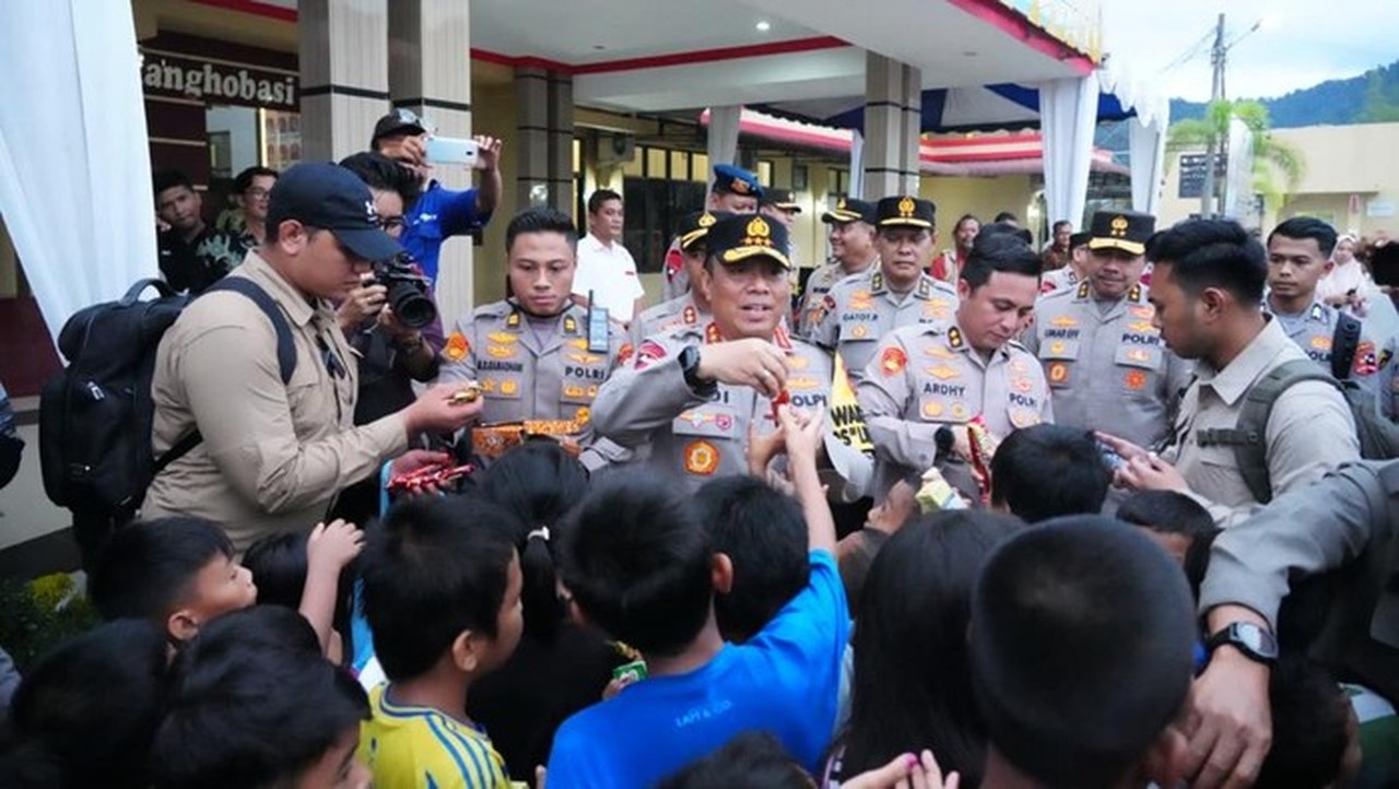 Wakapolri Komjen Dedi Prasetyo Saat Meninjau Kabupaten Tapanuli Tengah, Sumatera Utara (foto: Dok. Istimewa)