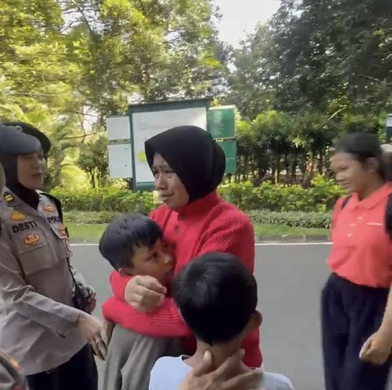 Respons Cepat Polresta Bogor, Anak Hilang Akhirnya Bertemu Ibunya (foto: Dok Ist)