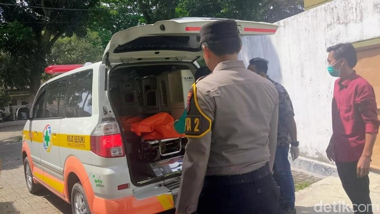 Foto: Sekeluarga Ditemukan Tewas Di Rumahnya Di Situbondo (chuk Shatu Widarsha/detikjatim)