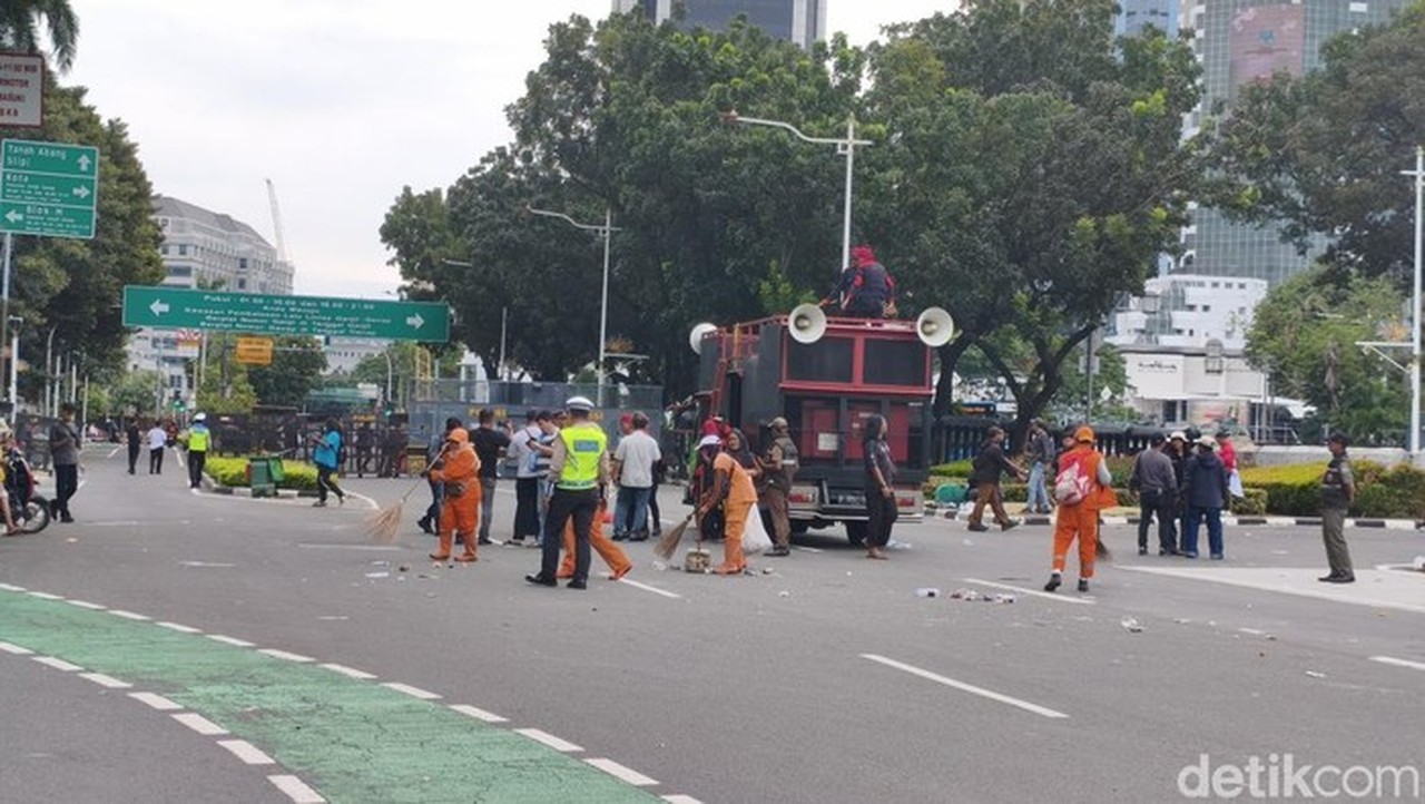 Demo Buruh Bubar (kurniawan/detikcom)