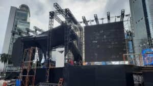 Panggung Tahun Baru 2026 di Bundaran HI Mulai Didirikan, Fokus Doa Bersama dan Empati Sumatera