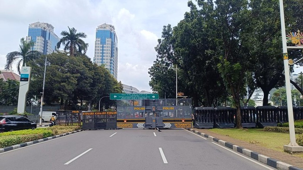 Foto: Jalan Medan Merdeka Selatan Arah Jl Mh Thamrin Ditutup (rizky/detikcom)