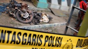 Jalan Bergelombang di Jakut Sebabkan Pengendara Motor Tewas Tertabrak Truk