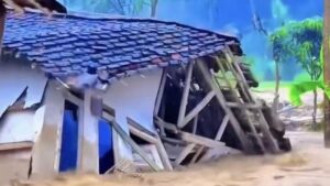 Banjir Bandang Hanyutkan Rumah Warga di Sukabumi, Kiki Nurpalah Kehilangan Semua Harta Benda