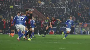AC Milan Kalahkan Como 3-1: Rossoneri Tempel Ketat Inter Milan di Puncak Klasemen Liga Italia