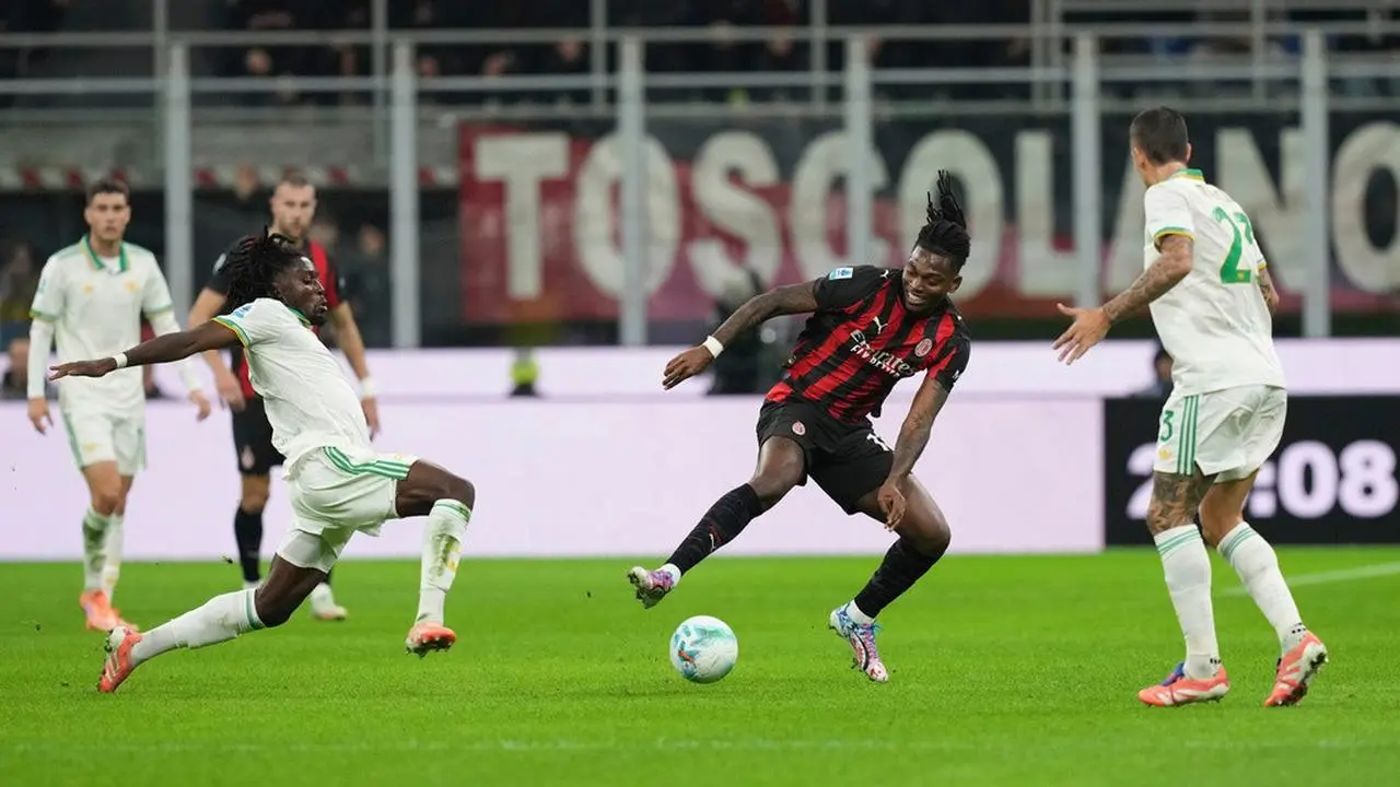 As Roma Vs Ac Milan Duel Sarat Tensi Penentu Persaingan Papan Atas Di Serie A