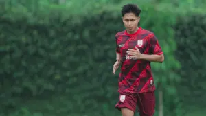 Alfriyanto Nico Resmi Gabung Persis Solo, Berharap Berkembang di Bawah Asuhan Milomir Seslija