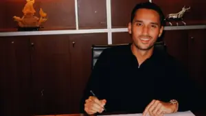 Analisa Alasan Ezra Walian Tolak Persija dan Pilih Bertahan Di Persik Kediri