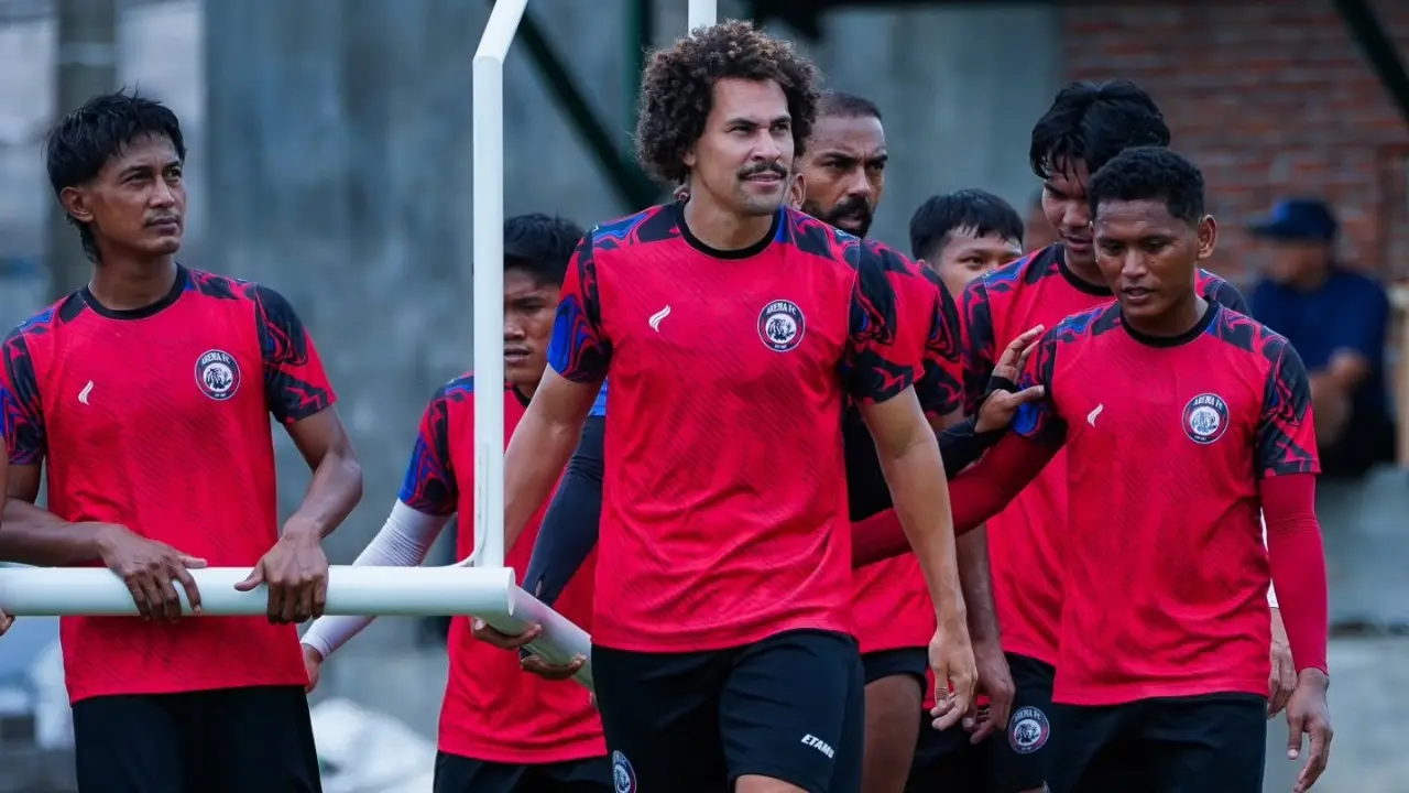 Arema Fc Umumkan Pablo Oliveira Kembali Bek Brasil Siap Perkuat Lini Pertahanan