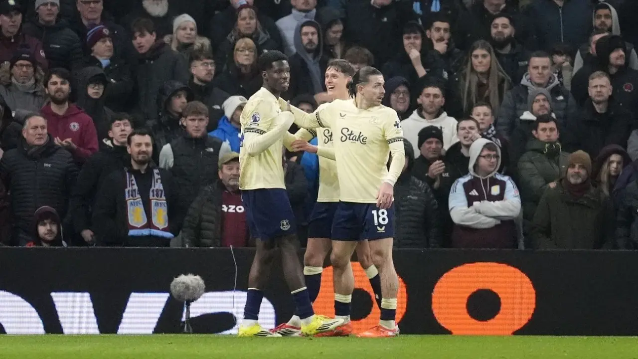 Aston Villa Tumbang 0 1 Dari Everton Di Villa Park Gagal Geser Manchester City Di Klasemen