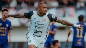 BRI Super League: Persija Jakarta Unggul 1-0 Atas Persita Tangerang di Babak Pertama