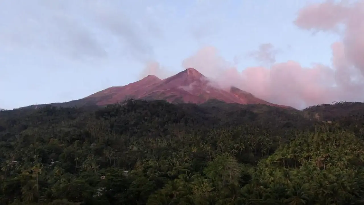 Badan Geologi Catat Peningkatan Gempa Di Gunung Sangeang Api Warga Diminta Waspada