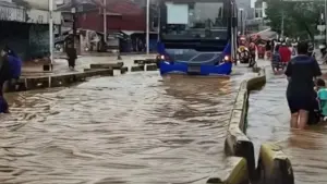 Banjir Jakarta Pagi Ini: 106 RT dan 14 Ruas Jalan Tergenang