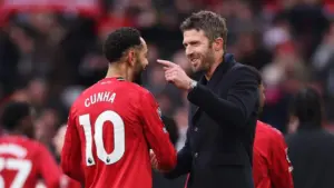 Bukan Sekadar Ganti Formasi, Terungkap ‘Satu Instruksi Khusus’ Carrick yang Bikin MU Lebih Mematikan