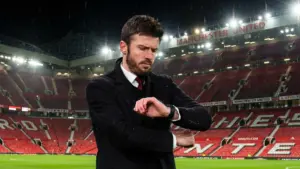 Bukan Sekadar Reuni, Ini Alasan Taktis Skuad Setan Merah Lebih Pilih Michael Carrick Ketimbang Solskjaer