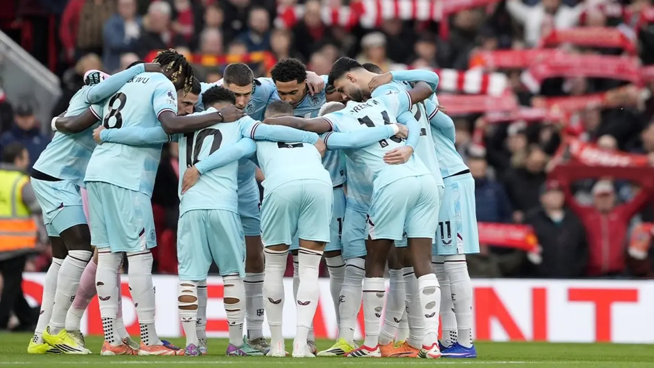 Burnley Vs Tottenham Hotspur Prediksi Head To Head Dan Peluang Kemenangan Di Liga Inggris