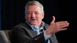 CEO Netflix Ted Sarandos Jawab Gugatan Paramount: Kami Ingin Menang di Box Office dan Bioskop