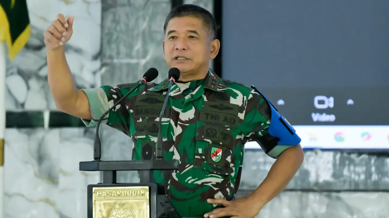 Cari Pesawat Atr Yang Hilang Tni Au Kerahkan Heli Caracal Pantau Titik Api Di Pegunungan Maros