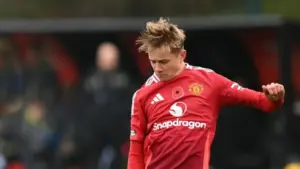 Carrick Pantau Ketat Perkembangan Jim Thwaites, Pemain MU yang Disandingkan dengan Pedri