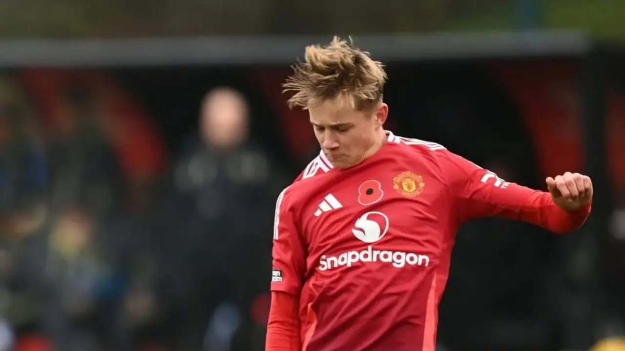 Carrick Pantau Ketat Perkembangan Jim Thwaites Pemain Mu Yang Disandingkan Dengan Pedri (1)