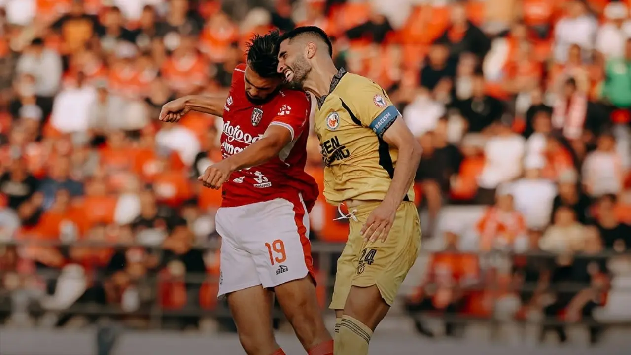 Drama 6 Gol Di Gianyar Bali United Dan Semen Padang Berbagi Poin