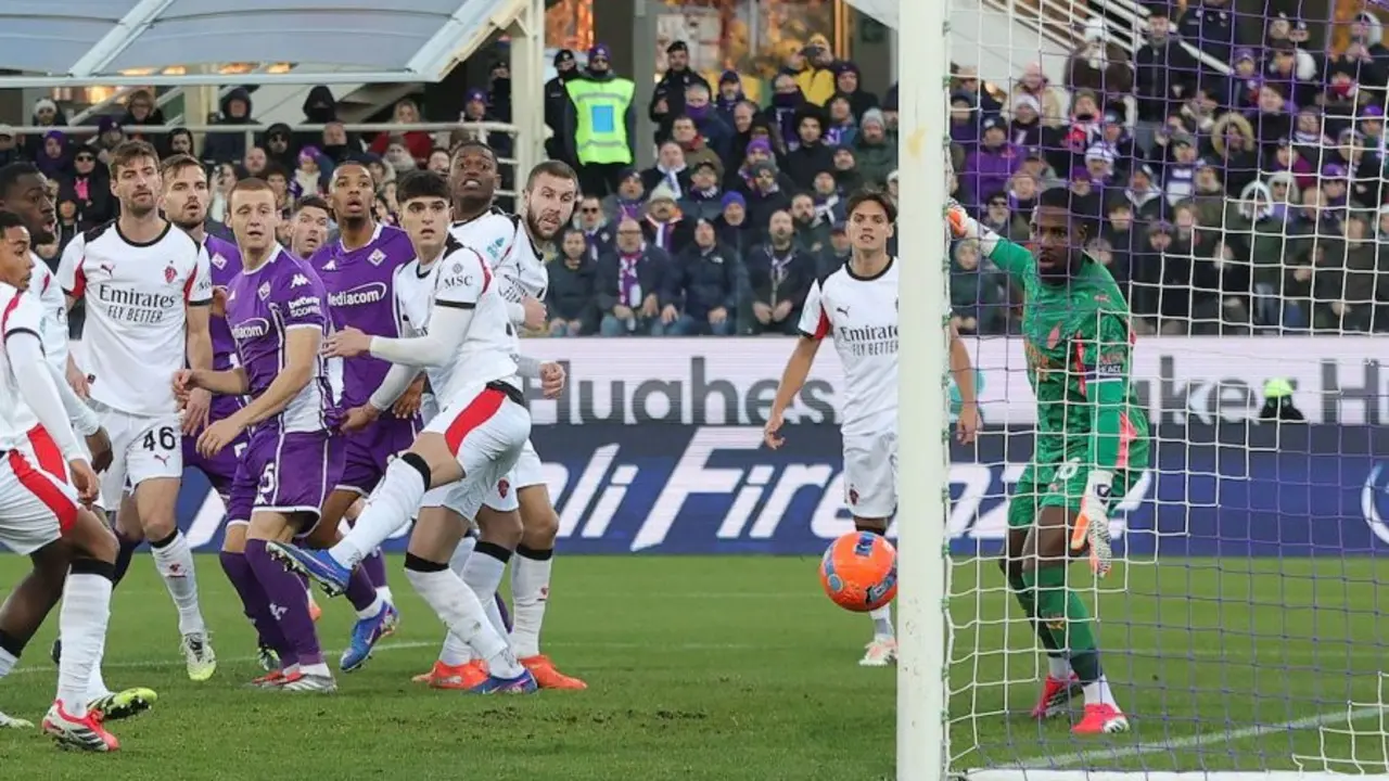 Hasil Fiorentina Vs Ac Milan Gol Telat Christopher Nkunku Selamatkan Rossoneri Dari Kekalahan Di Firenze