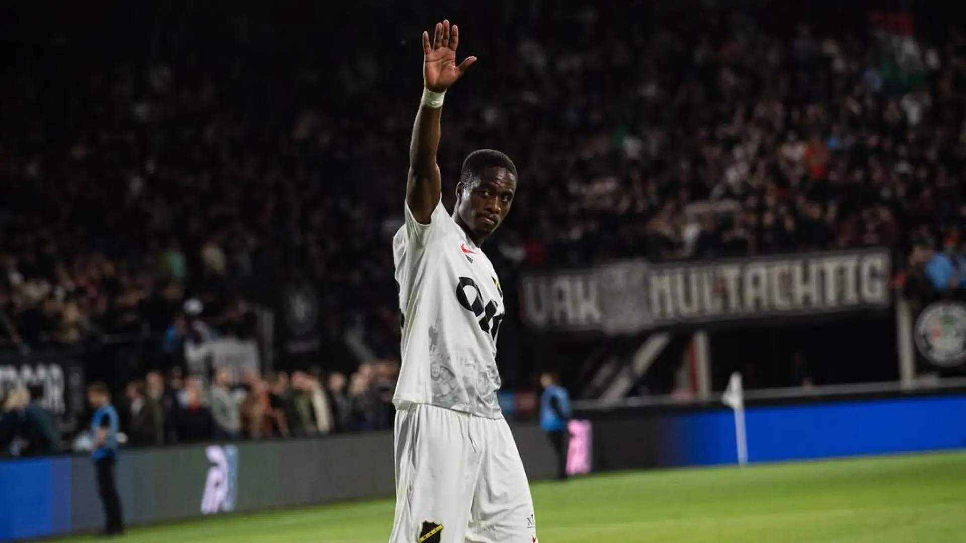 Intip Harga Pasar Terence Kongolo Calon Pengganti Federico Barba Di Persib