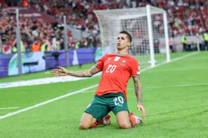 Joao Cancelo Rela Potong Gaji Demi Kembali ke Barcelona, Deco: Dia Selalu Tergila-gila pada Barca