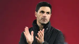 Kontroversi Handball Ola Aina: Mikel Arteta dan Sean Dyche Beda Pendapat Usai Arsenal Ditahan Forest