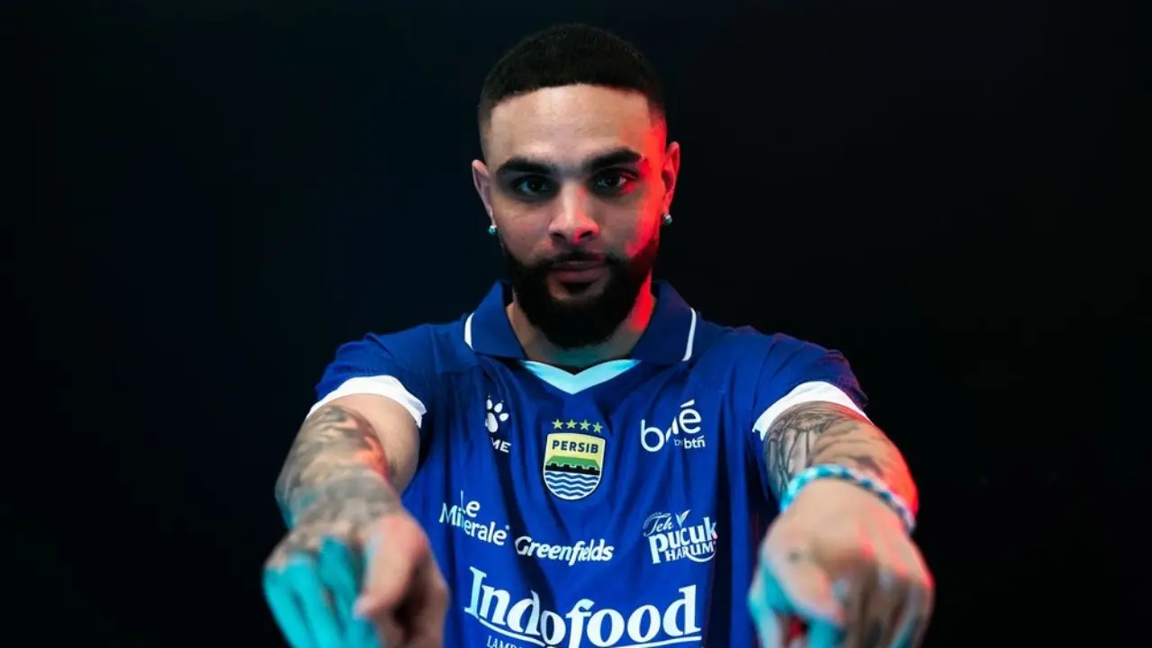 Layvin Kurzawa Resmi Gabung Persib Simak Profil Dan Perjalanan Kariernya