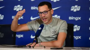 Liam Rosenior Pasang Badan untuk Arsenal: Sebutan ‘Set Piece FC’ Itu Tidak Masuk Akal