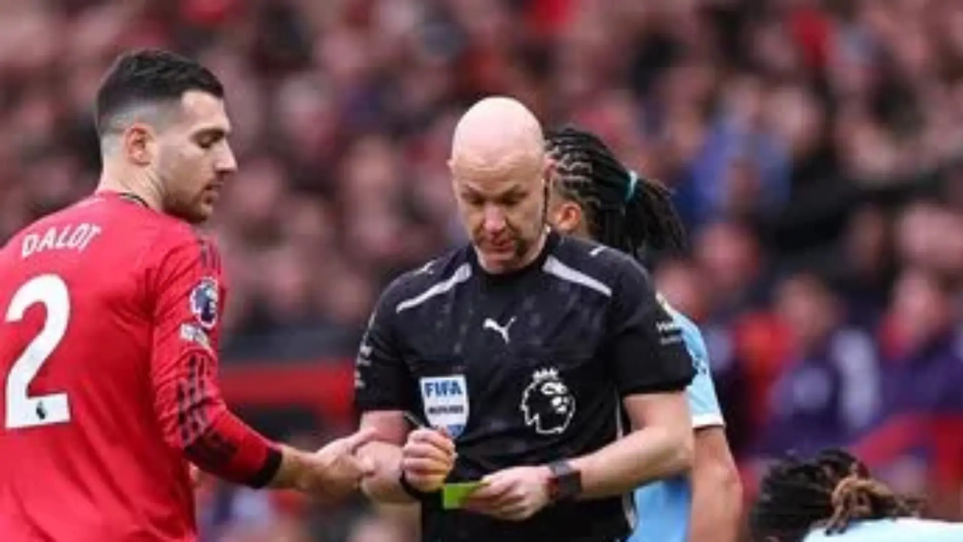 Mengapa Tekel Diogo Dalot Ke Jeremy Doku Bukan Kartu Merah Ini Aturan Var Liga Inggris