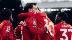 Old Trafford dan Fenomena Home Bias, Benarkah Keputusan Wasit Selalu Menguntungkan Manchester United?