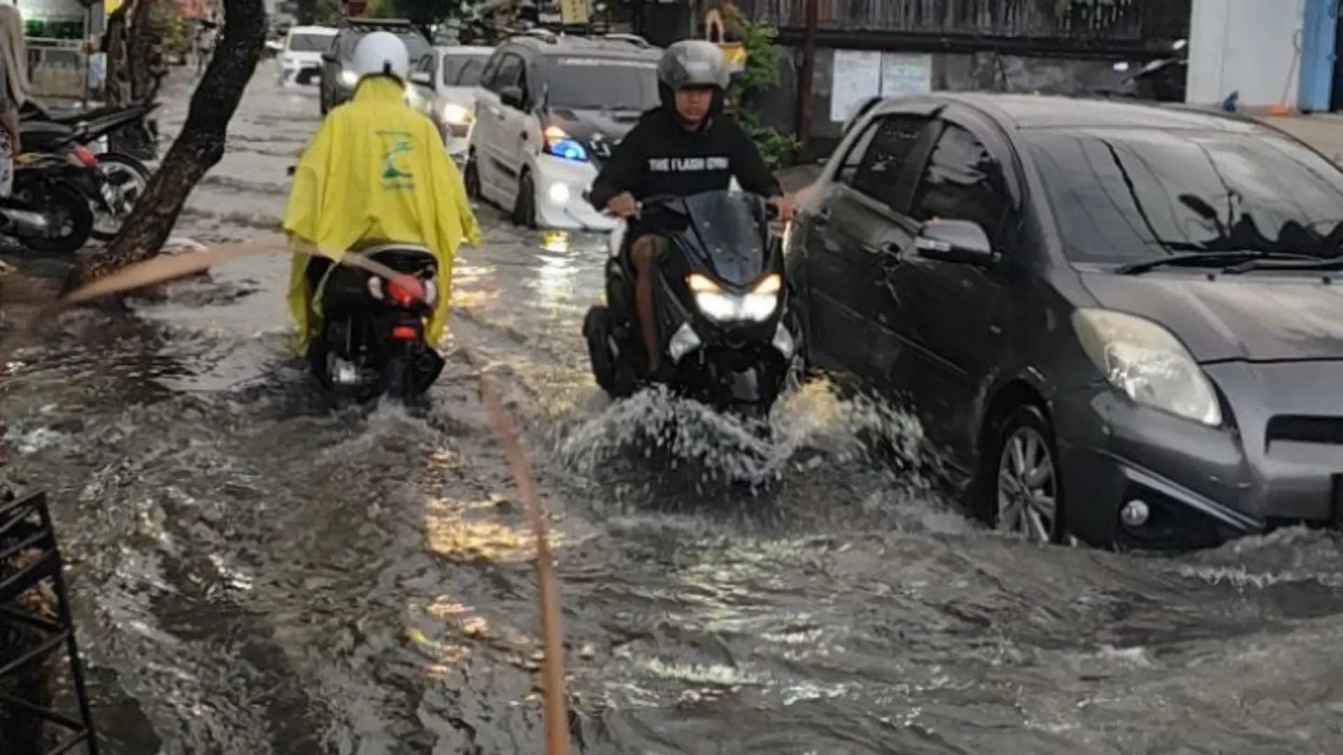 Panduan Banjir Bekasi Utara Daftar Jalan Terendam Dan Lokasi Pengungsian Terdekat