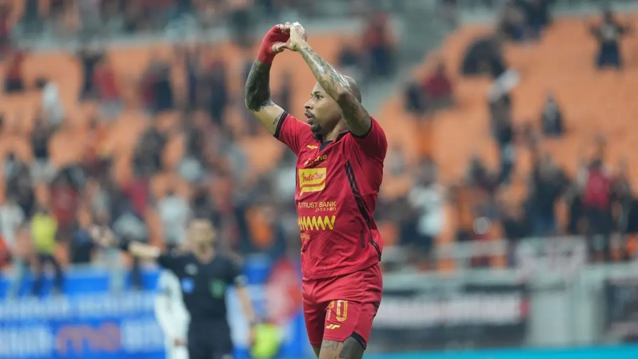 Penalti Gustavo Almeida Antar Persija Unggul 1 0 Atas Madura United Di Babak Pertama