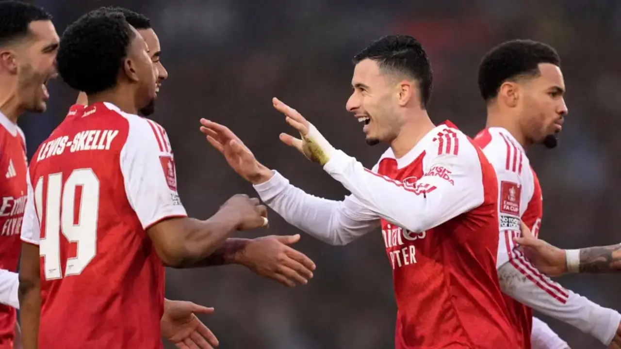 Daftar Lengkap Tim Lolos 32 Besar Piala FA 2025/2026: Juara Bertahan Tersingkir, Kejutan Bertebaran