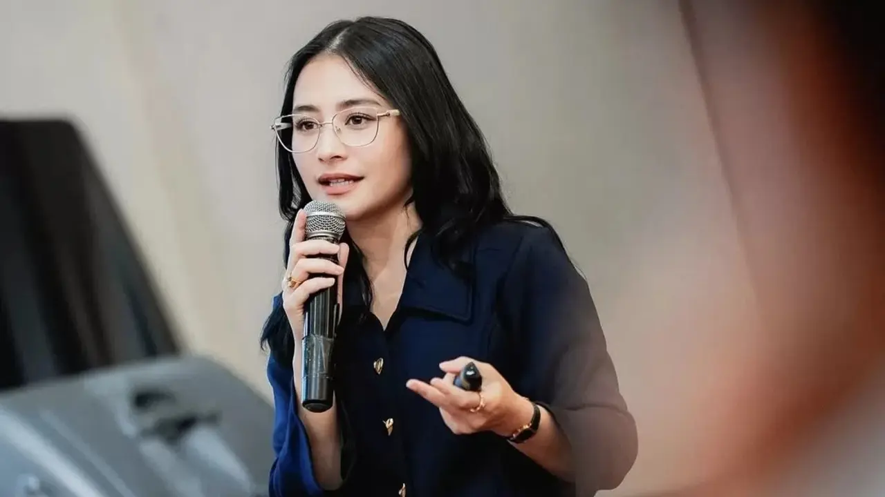 Prilly Latuconsina Resmi Mundur Dari Sinemaku Pictures Fokus Bangun Visi Kreatif Baru