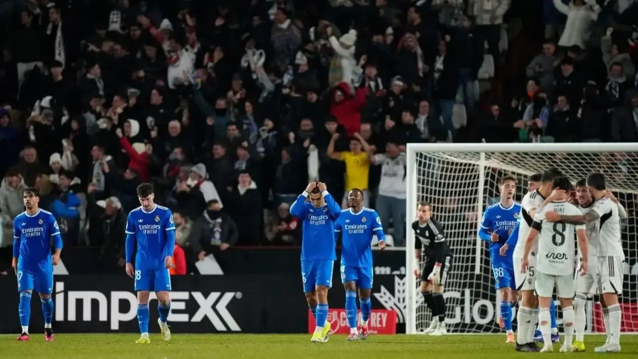 Real Madrid Dekati Suporter Demi Cegah Aksi Cemooh Pemain Dalam Laga Kontra Levante Di Bernab U