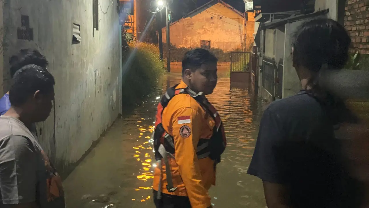 Sempat Sentuh 480 Cm Tinggi Muka Air Kali Bekasi Mulai Melandai Malam Ini