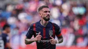 Siapa Jadi Tumbal? Samu Castillejo Masuk Radar Bojan Hodak, Satu Bintang Asing Persib Wajib Angkat Kaki