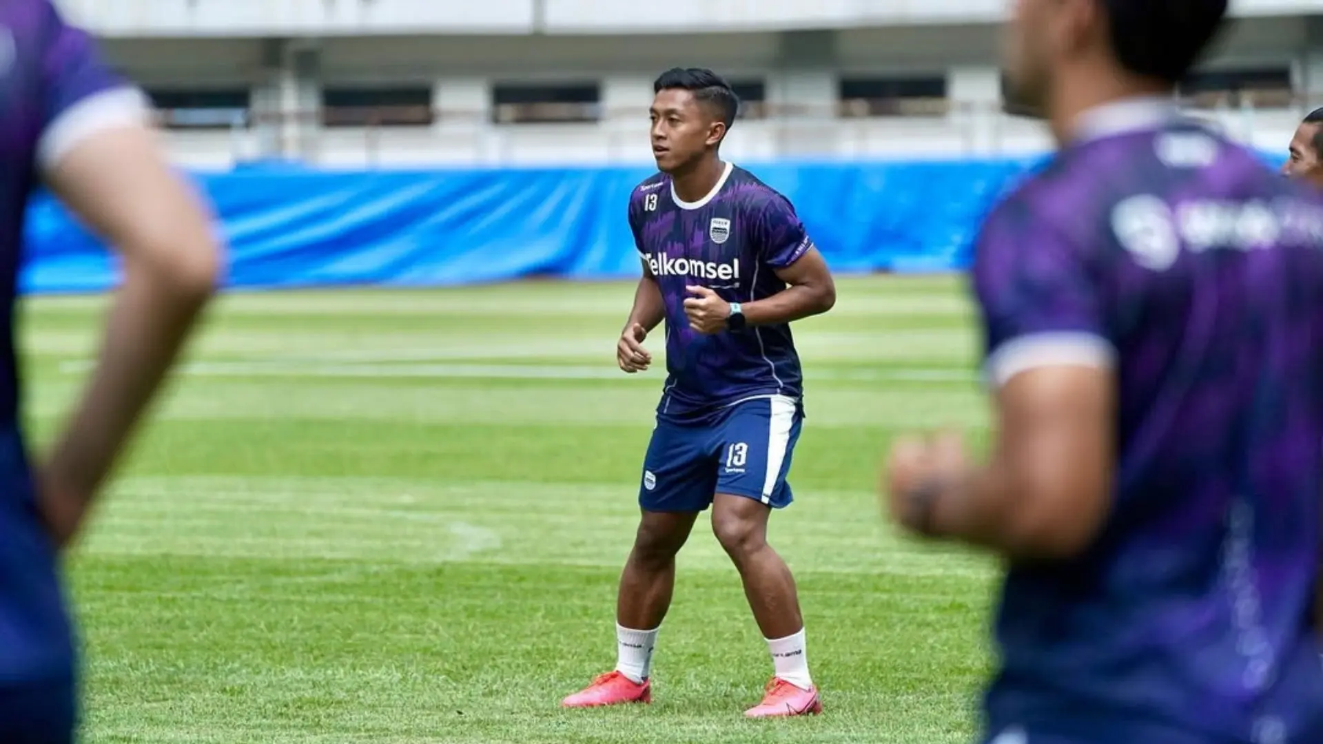 Skema Pinjaman Febri Hariyadi Strategi Persib Bandung Kurangi Beban Gaji Skuad