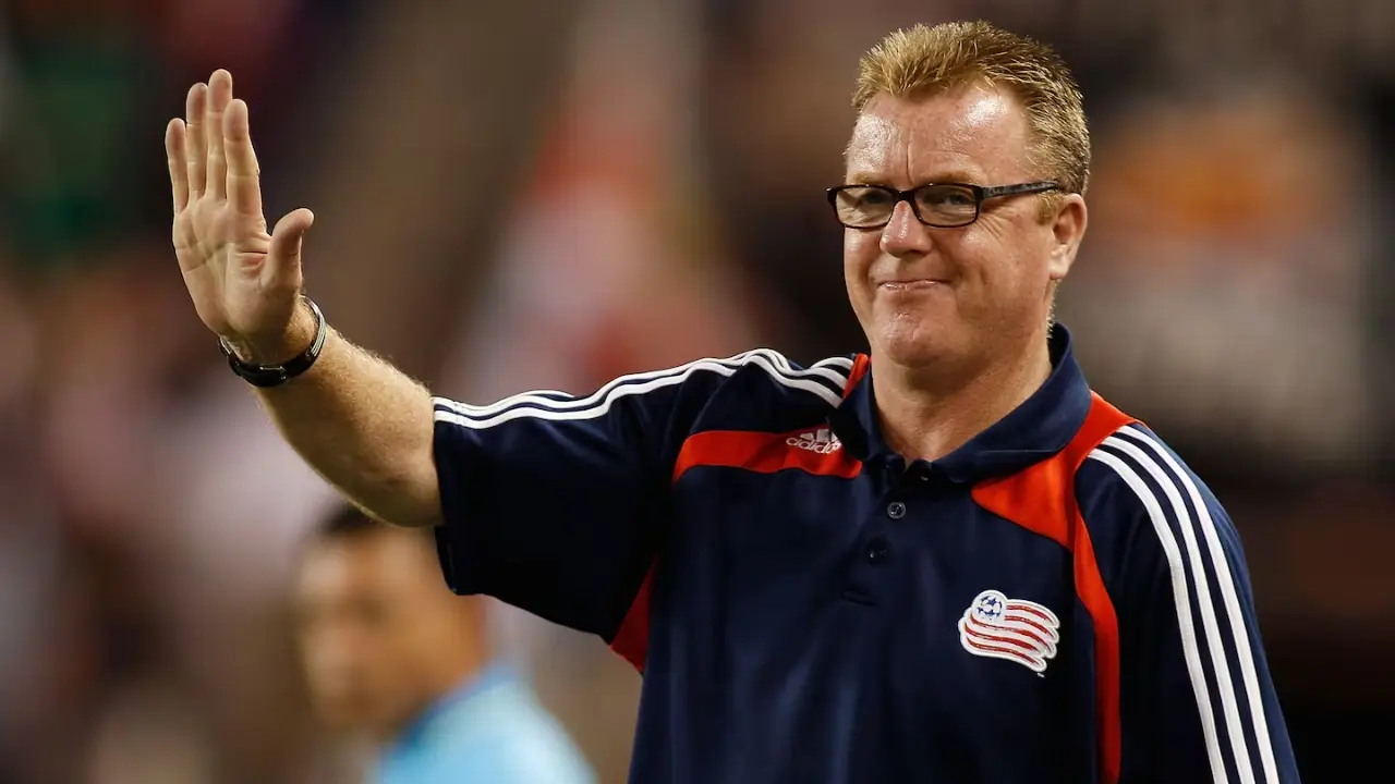 Steve Nicol Ingatkan Xabi Alonso Jangan Latih Manchester United Itu Seperti Masuk Ke Dalam Api